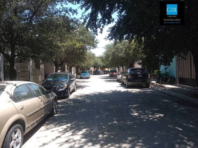 #197 - Casa para Venta en El Carmen - NL - 2